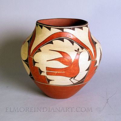 Zia Bird Jar by Harviana Pino Toribio (1904-1949) details Zia Bird Jar by Harviana Pino Toribio (1904-1949)