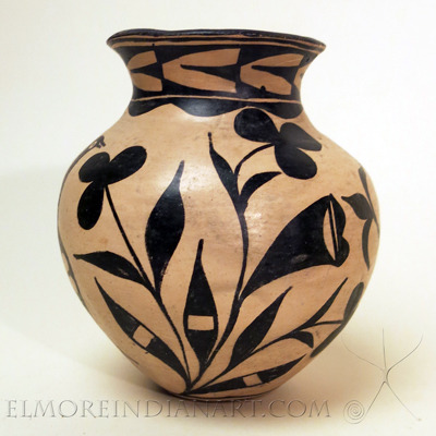 Santo Domingo Black on Cream Jar, c.1910-1920